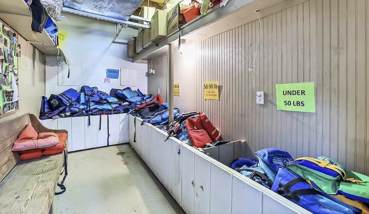 Life jackets sorted by size in the Crazy Horse fitting room